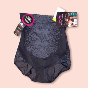 Maidenform shapewear